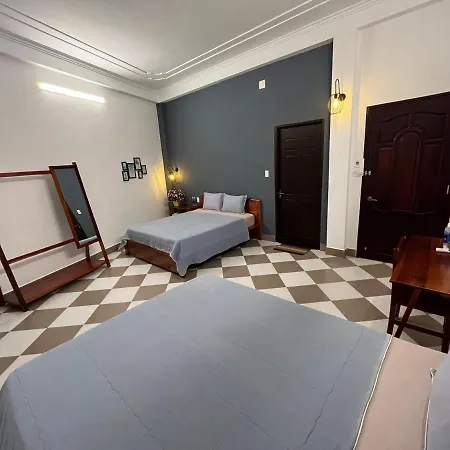 Queenie House-3